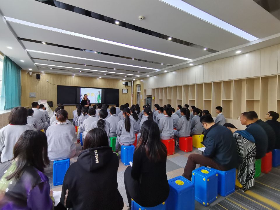 许梅.png 许梅.png